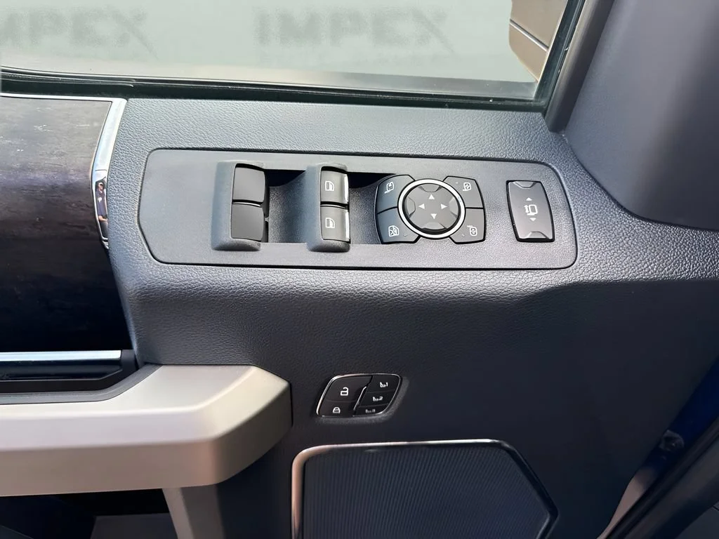 Used 2022  Ford XL image 31
