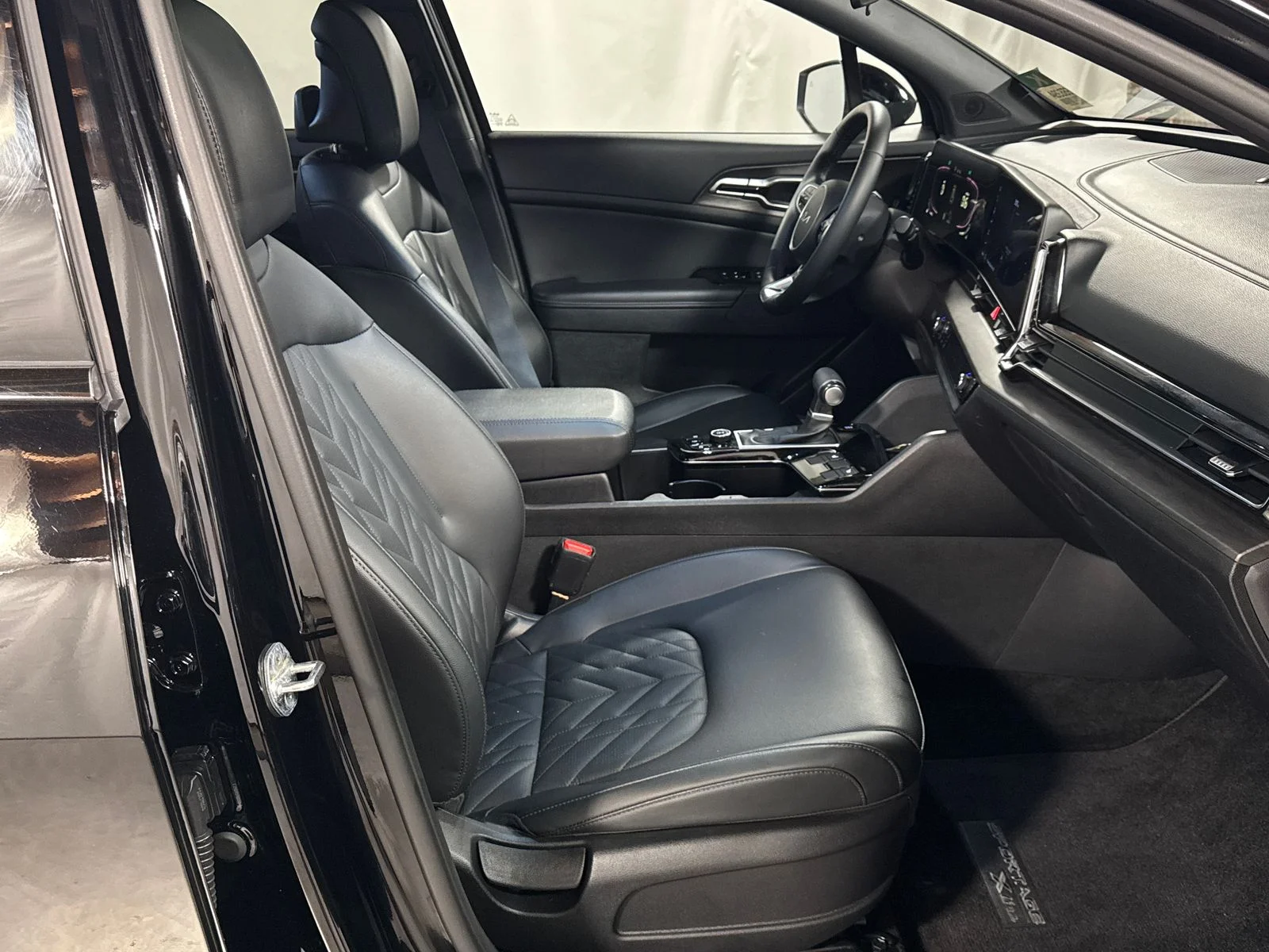 Used 2023 Ebony Black Kia X-Line image 28