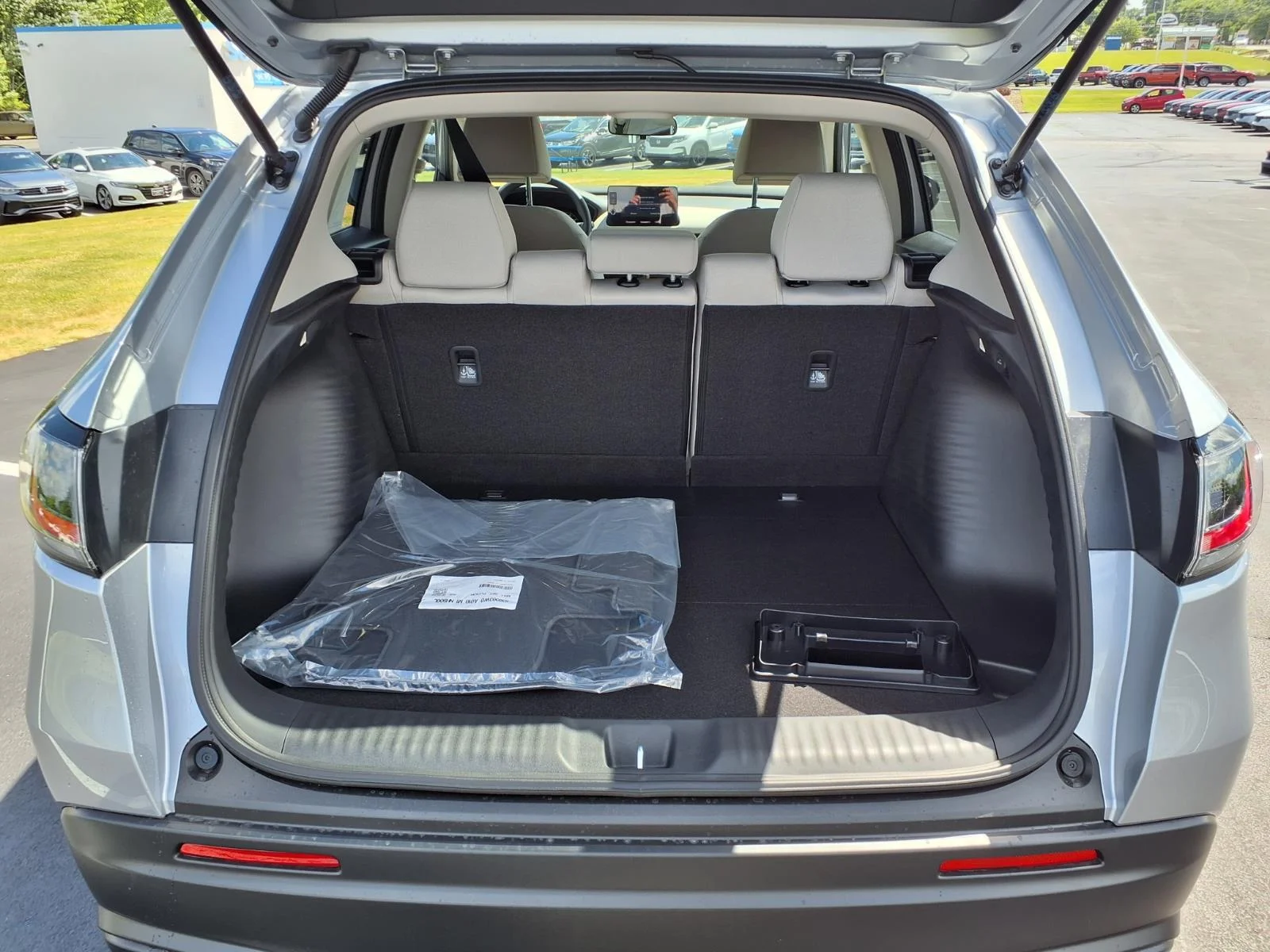 New 2027 Solar Silver Metallic Honda LX image 5