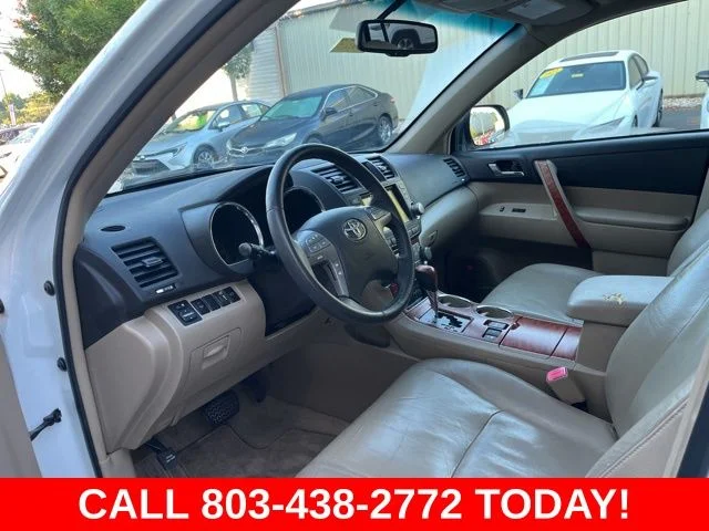Used 2010 White Toyota Limited image 5