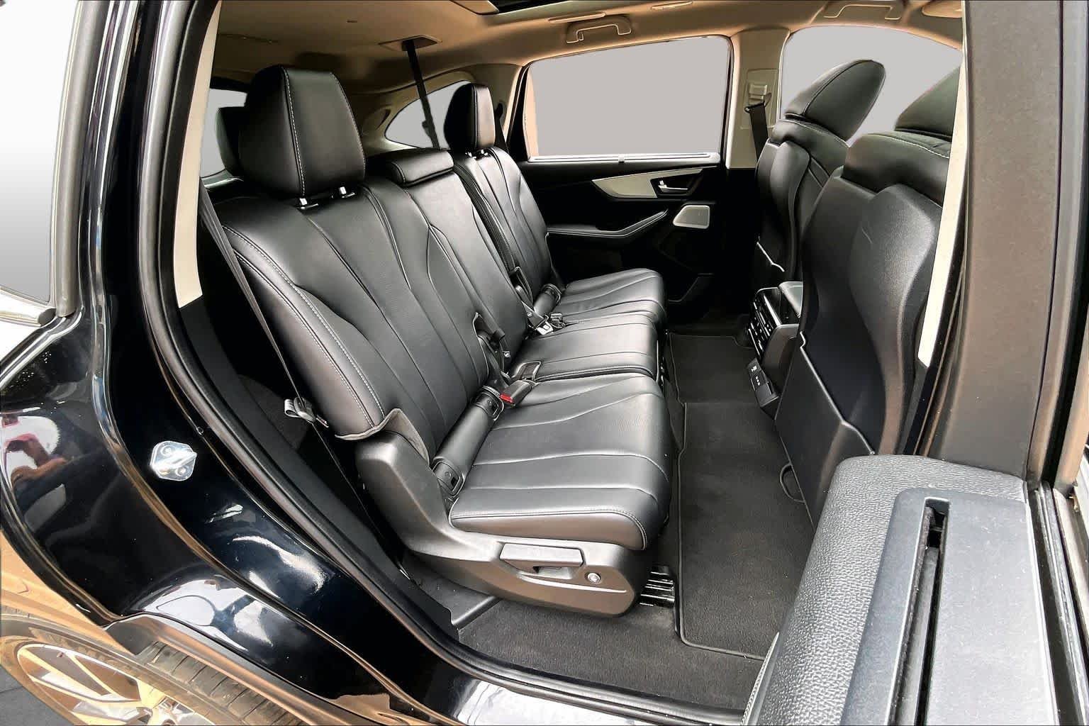 Used 2025 Majestic Black Pearl Acura w/Technology Package image 37