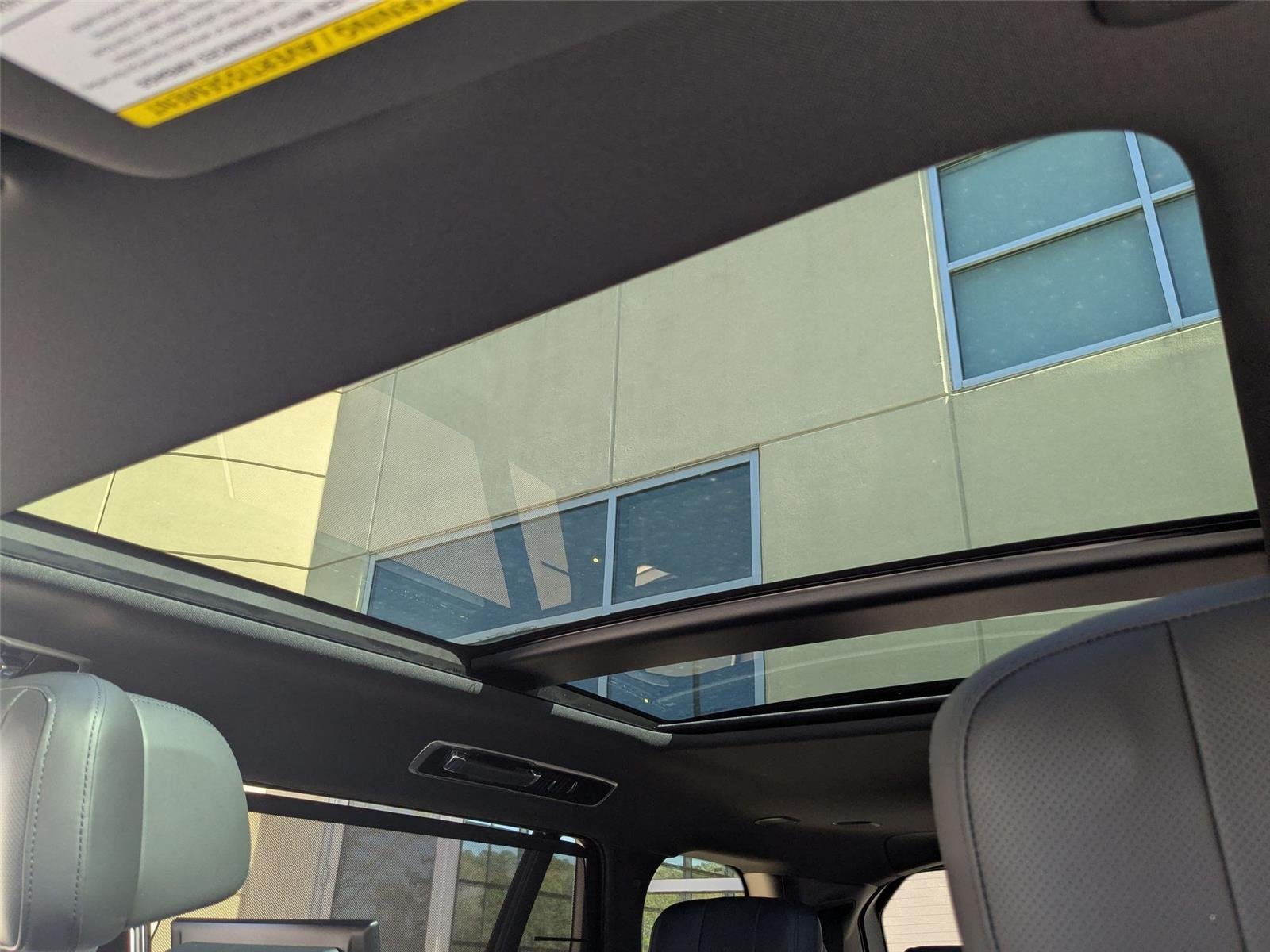 New 2025 Santorini Black Land Rover Autobiography image 24