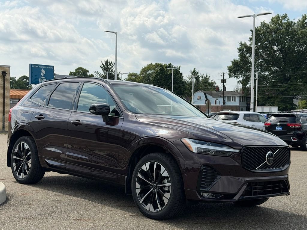 2026 Volvo XC60 Plus - Photo 7