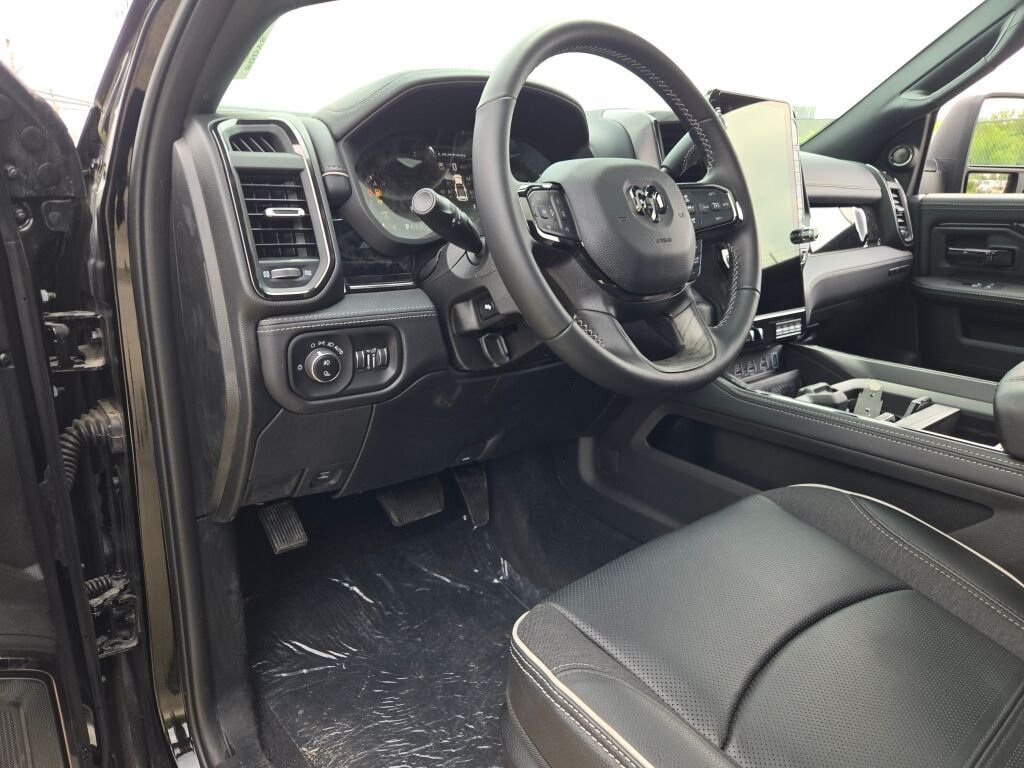 New 2026 Diamond Black Crystal Pearlcoat RAM Limited image 19