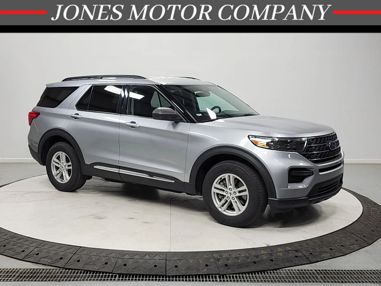 2022 Ford Explorer XLT 4WD's photo
