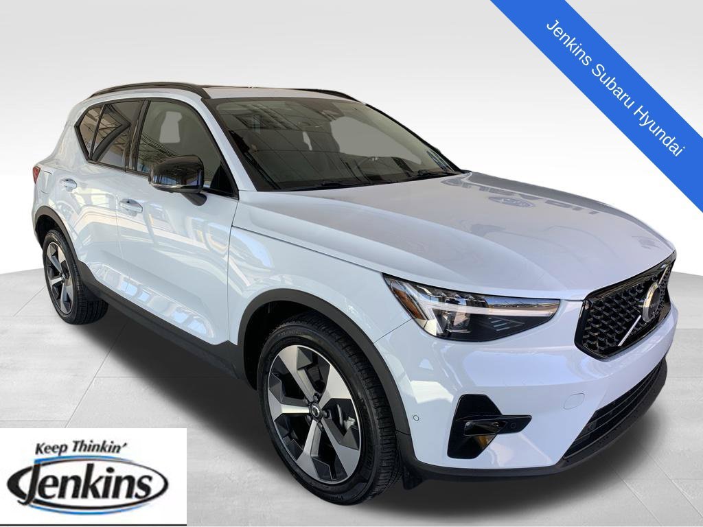 2026 Volvo XC40