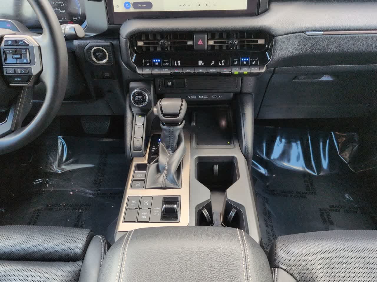 Certified Used 2025 Wind Chill Pearl Toyota  image 18