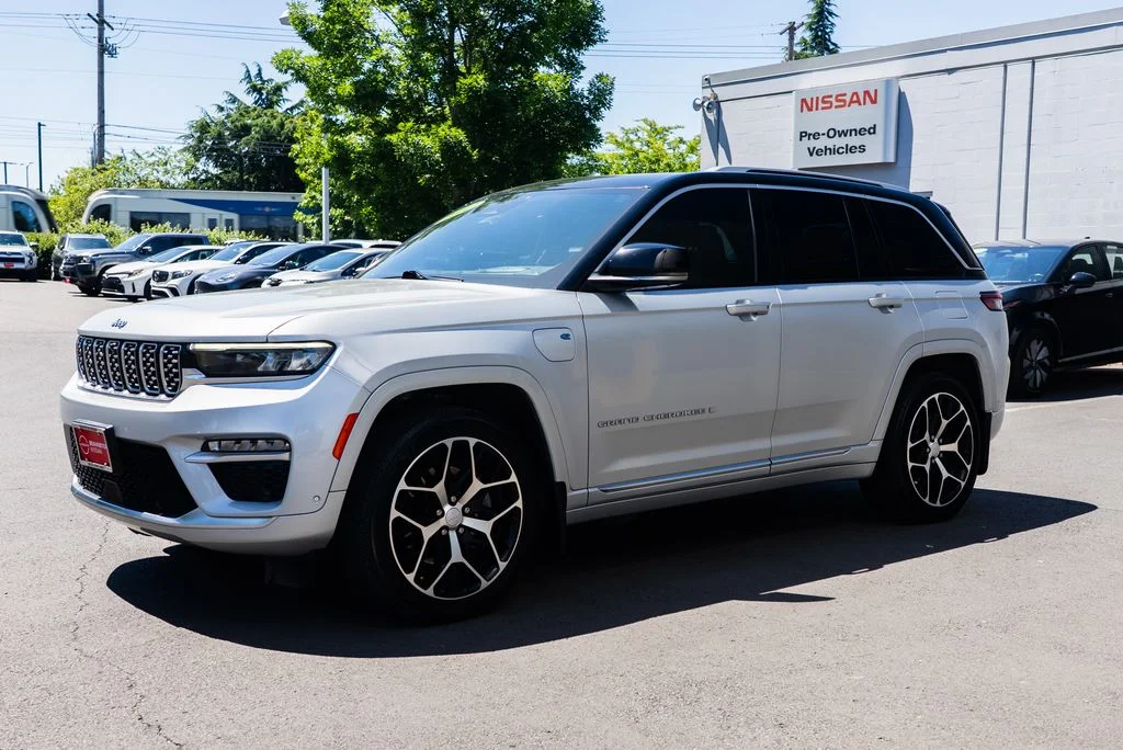 Used 2022 Silver Jeep Summit Reserve 4xe image 3