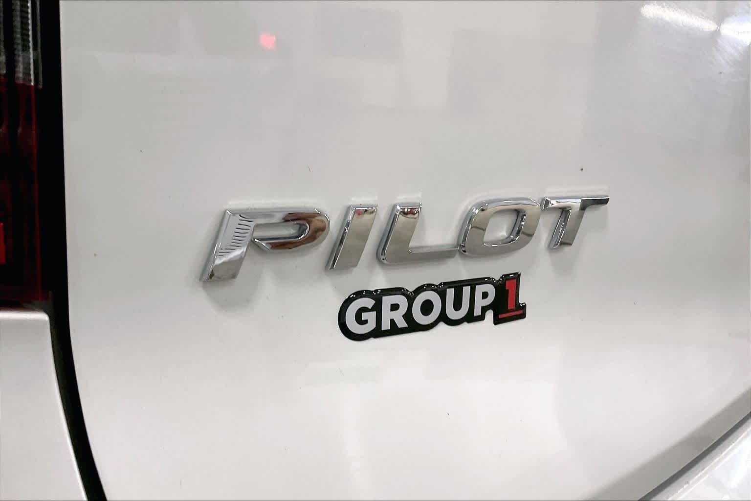 Used 2020 Platinum White Pearl Honda Elite image 31