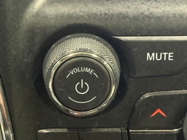 Used 2018 Black Jeep Altitude image 28