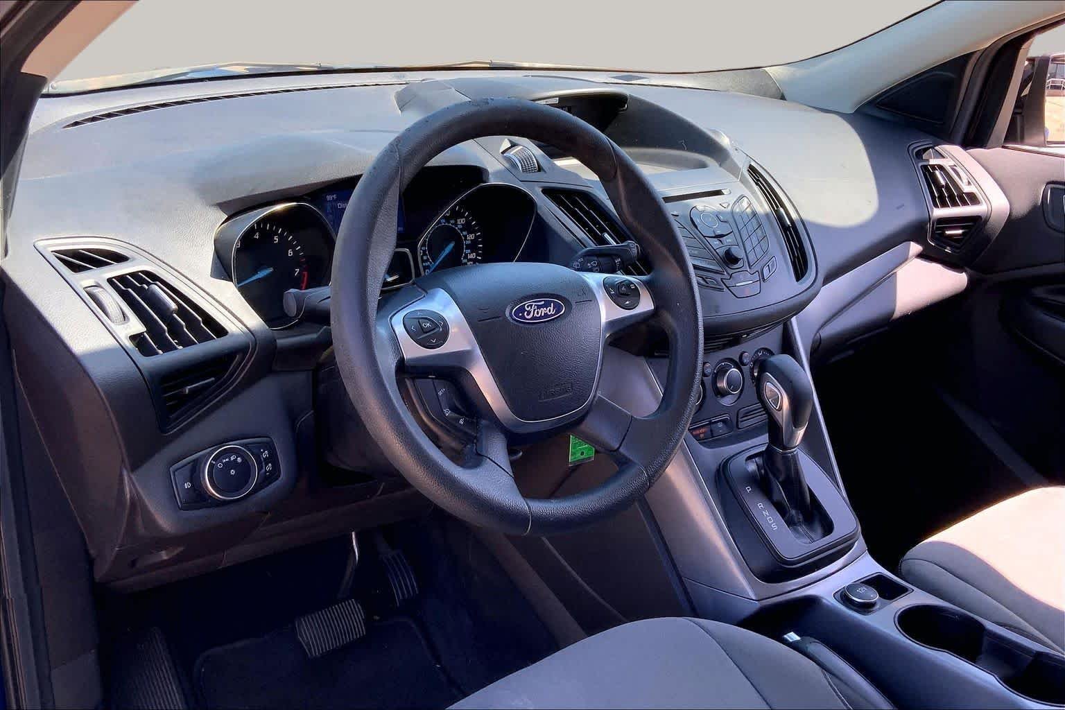 Used 2015 Blue Ford SE image 17