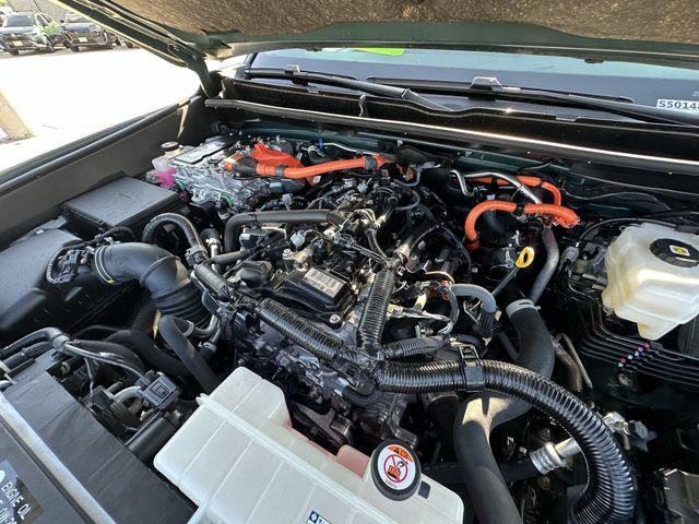 Certified Used 2025 EVEREST Toyota  image 32