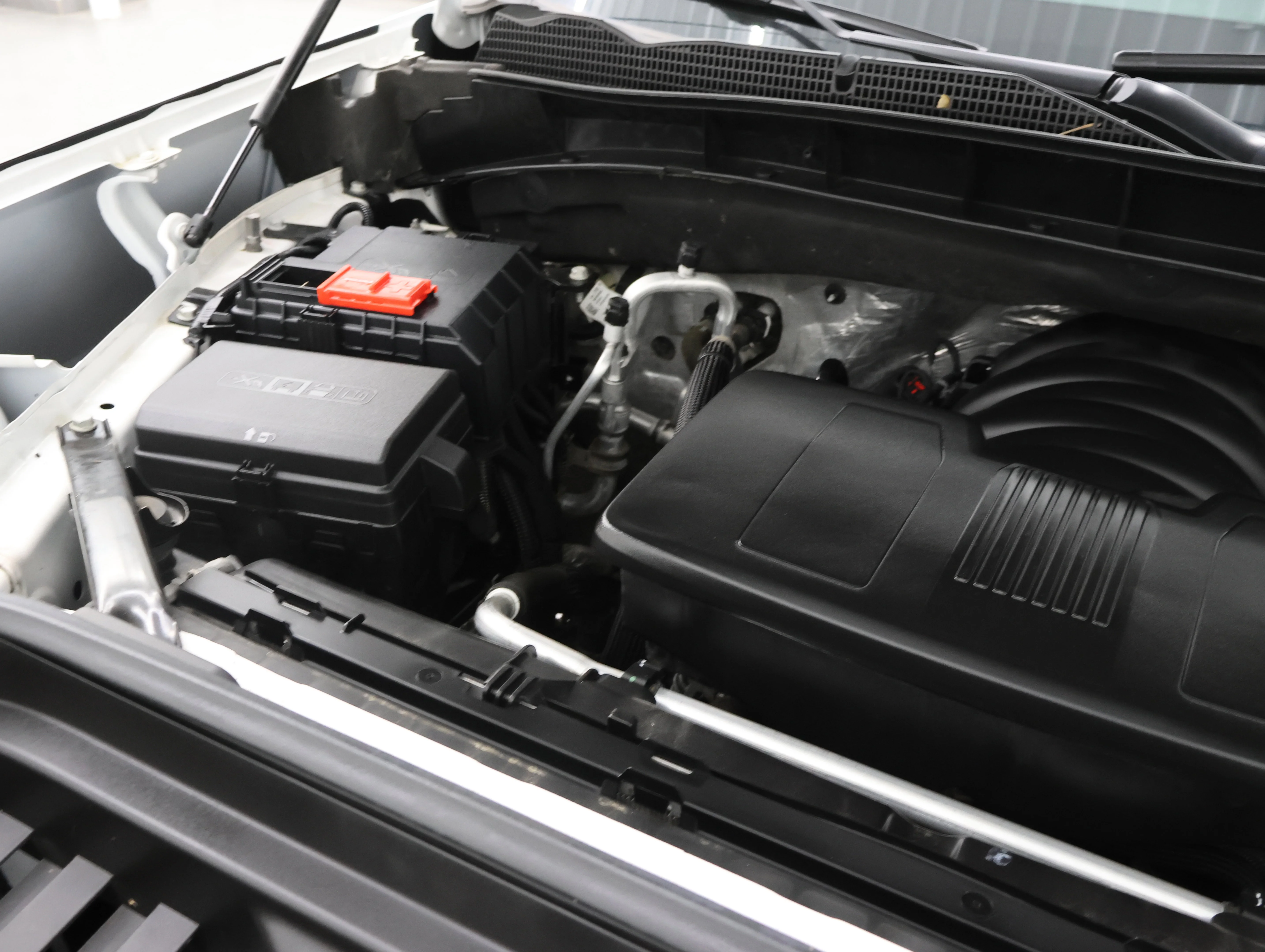 Used 2022 Summit White GMC AT4 image 18