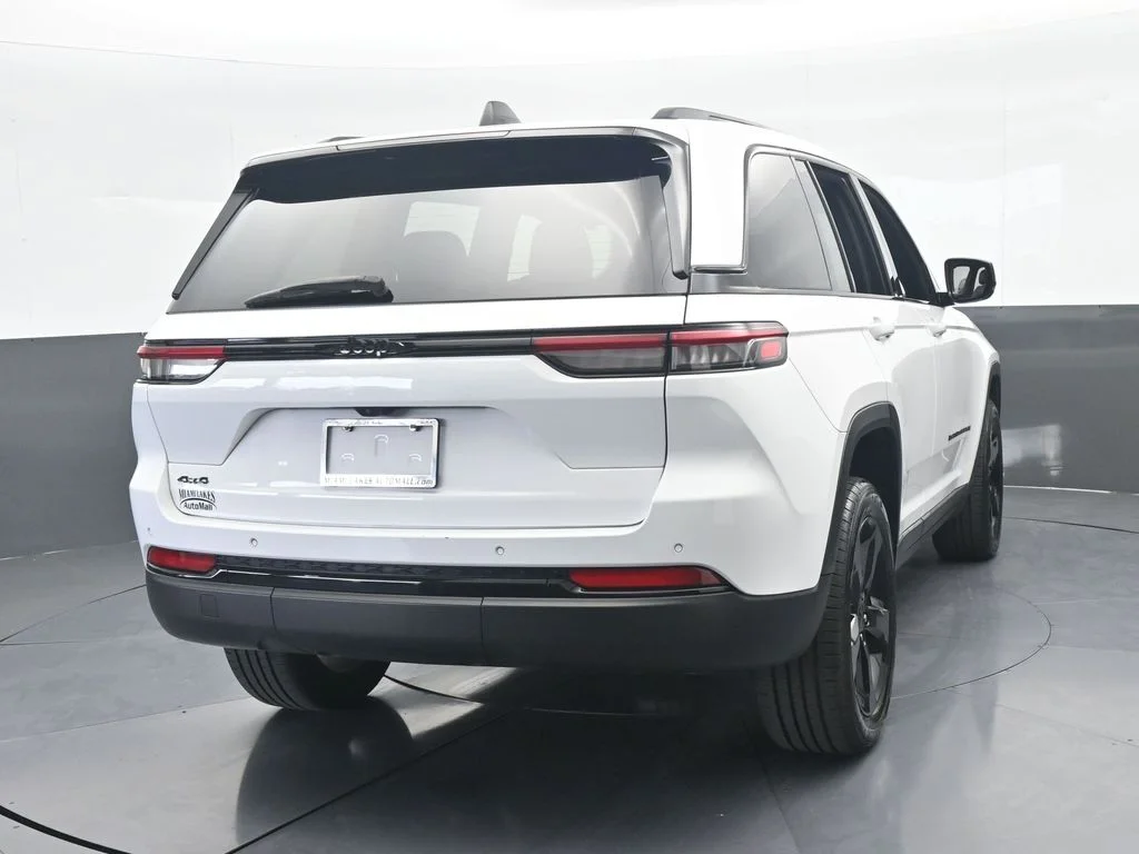 Used 2023 Bright White Clearcoat Jeep Altitude X image 5