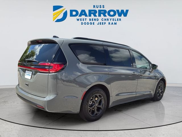 Used 2021 White Chrysler Touring L image 5