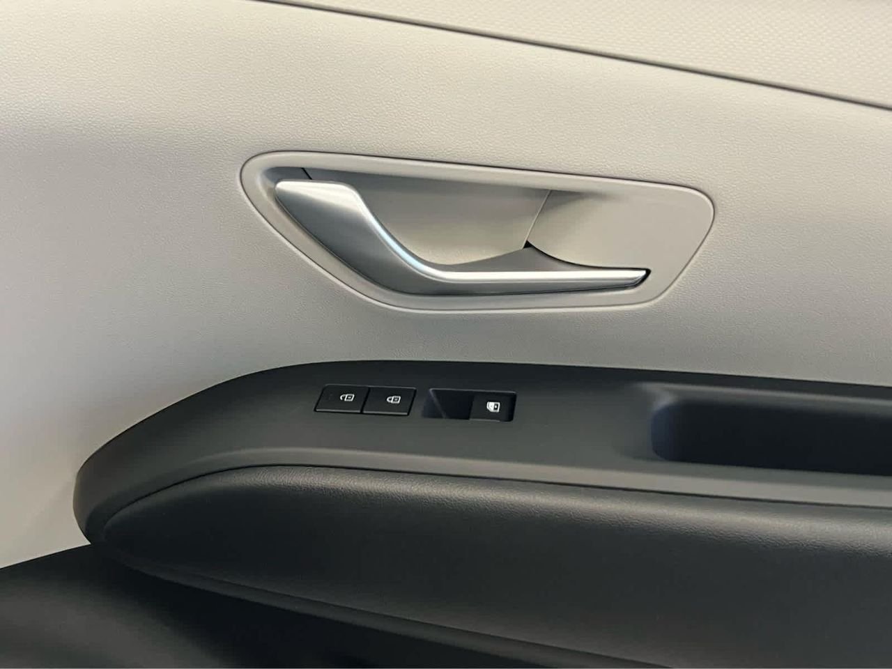 New 2026 Amazon Gray Hyundai SEL image 18