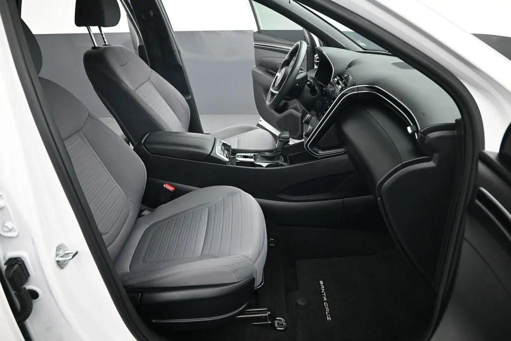 Used 2023 White Hyundai SEL image 26