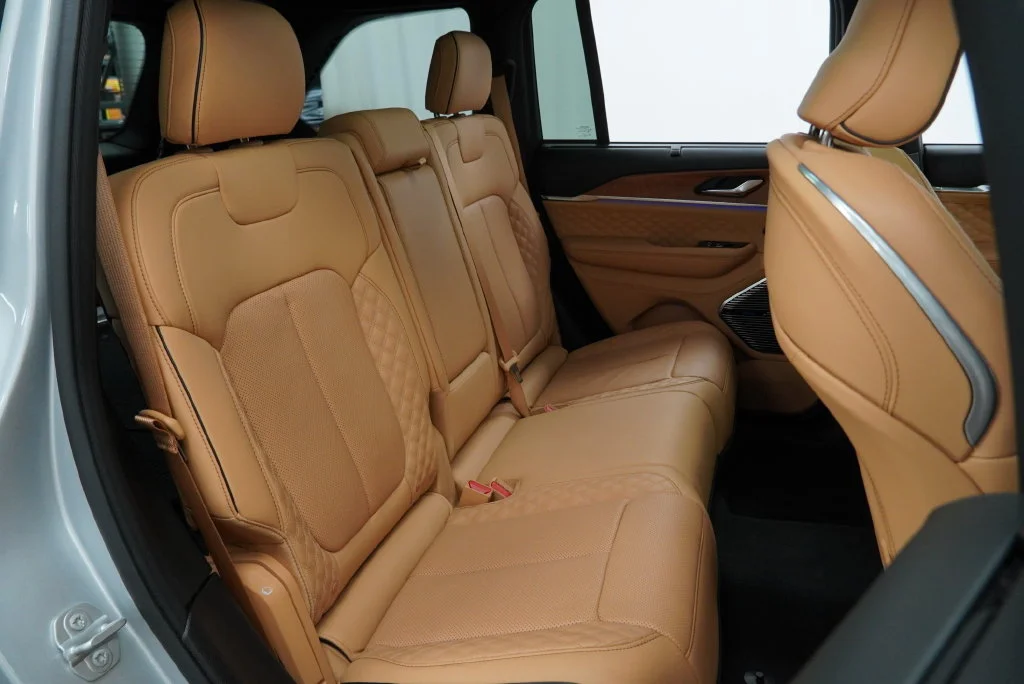 Used 2025 Silver Jeep Summit Reserve image 41