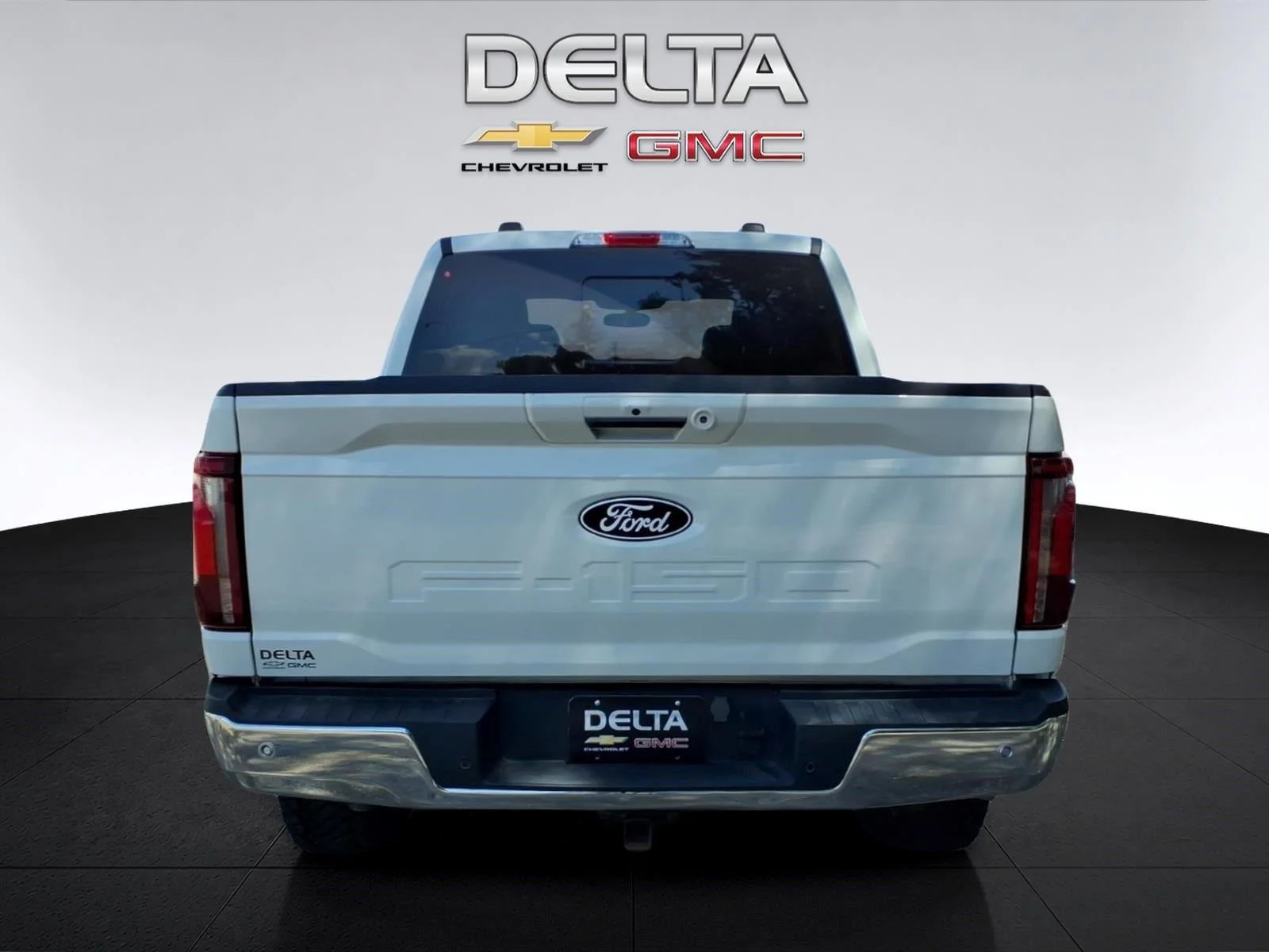 Used 2024 White Ford LARIAT image 4