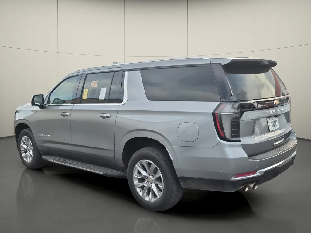 Used 2025 Gray Chevrolet Premier image 5