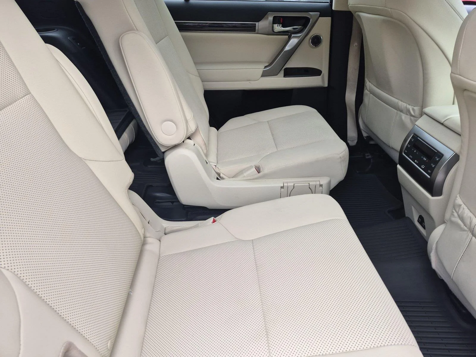 Used 2022 Black Onyx Lexus GX 460 luxury image 36