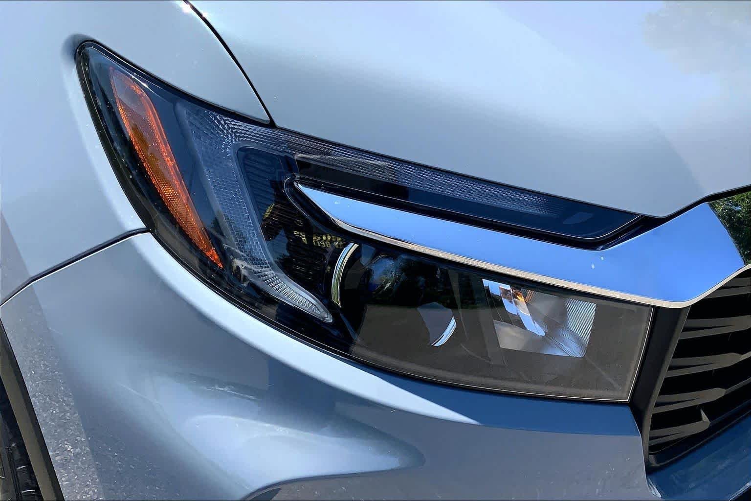 Certified Used 2023 Sonic Gray Pearl Honda RTL image 27