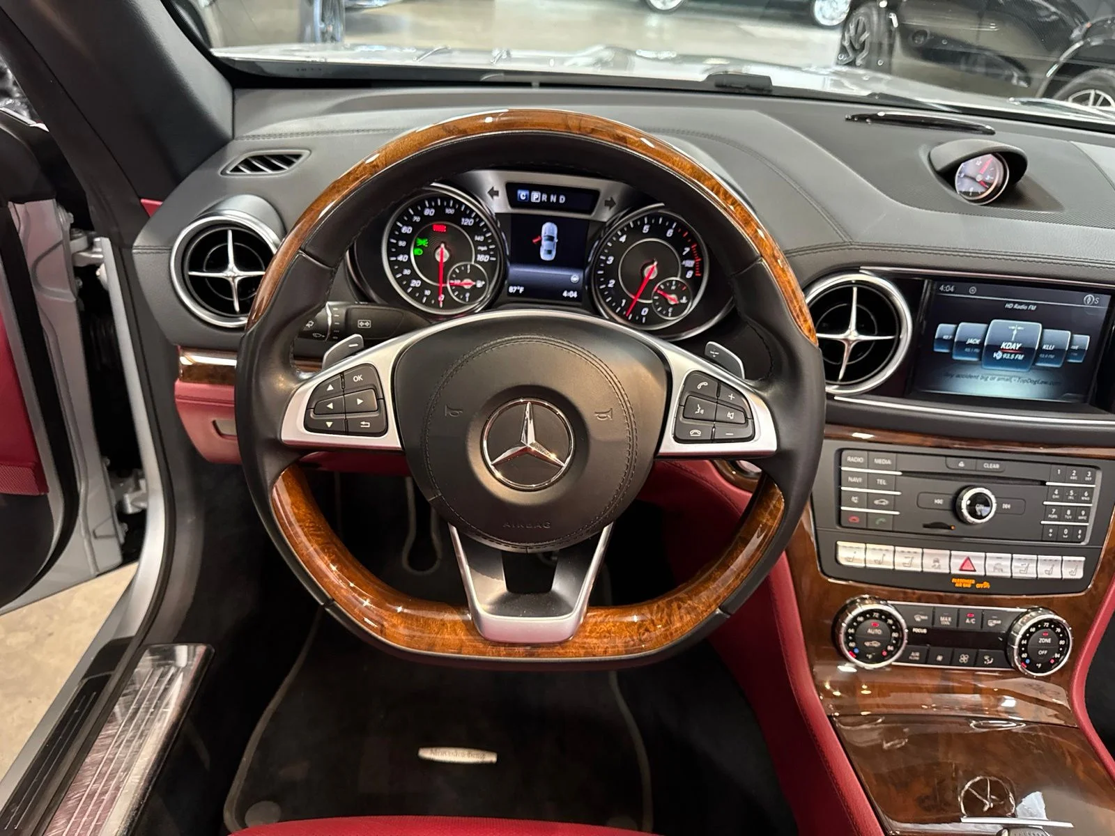 Used 2019 Silver Mercedes-Benz SL 550 image 15