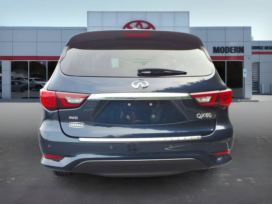 Used 2020 Hermosa Blue INFINITI LUXE image 4