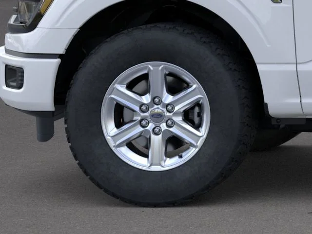 New 2026 Oxford White Ford XLT image 19
