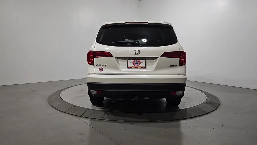 Used 2017 White Honda EX-L image 4