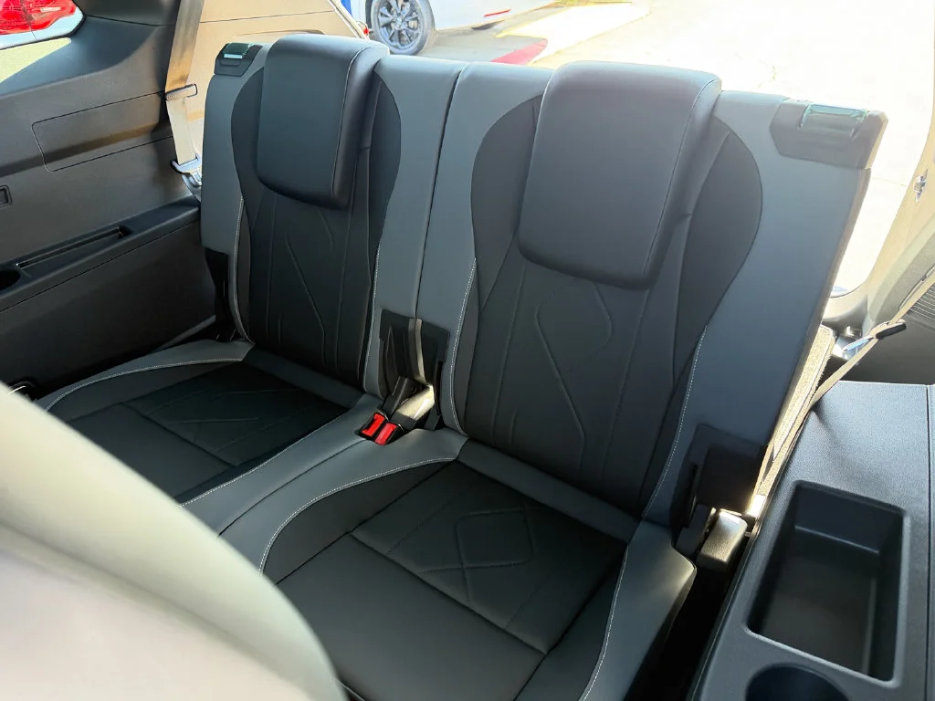 New 2027 Deep Black Pearl Volkswagen SEL image 28