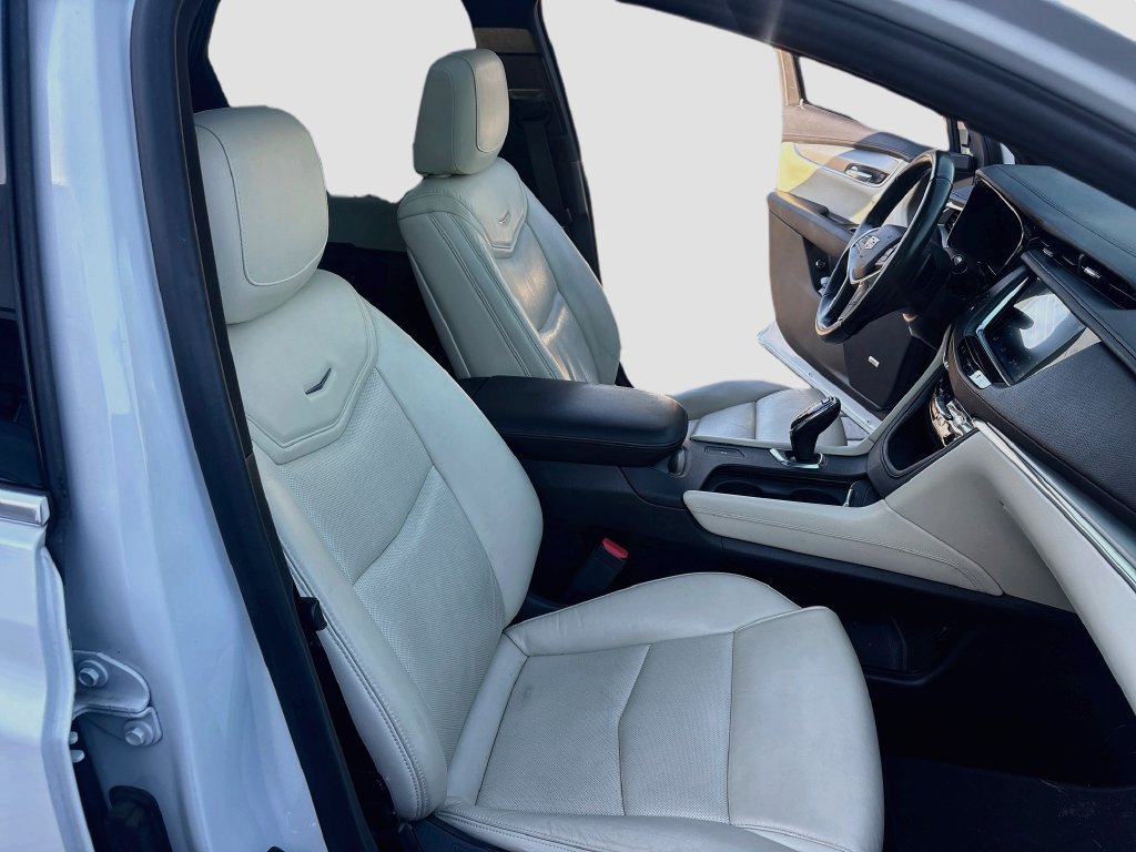 Used 2019 White Cadillac Luxury image 29