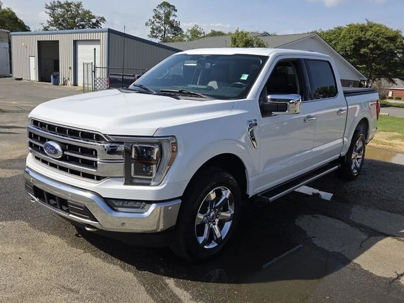 Used 2023 Oxford White Ford LARIAT image 4