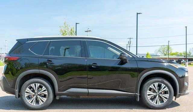 Used 2021 Black Nissan SV image 6