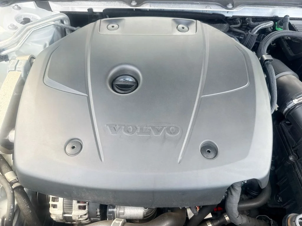 Used 2019  Volvo T5 Momentum image 34