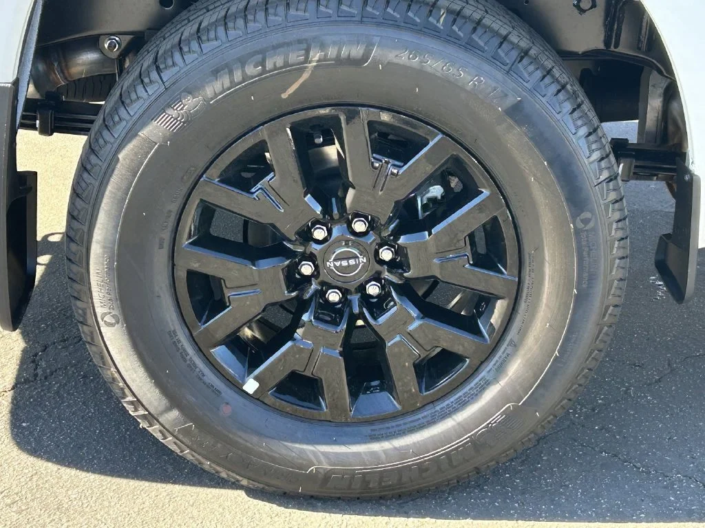 New 2027 Glacier White Nissan Crew Cab SV image 7