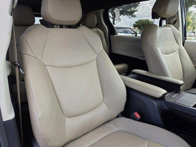 Used 2023 Blueprint Toyota XLE 8-Passenger image 30