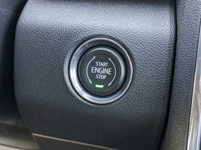 2026 GMC Acadia Denali - Photo 27