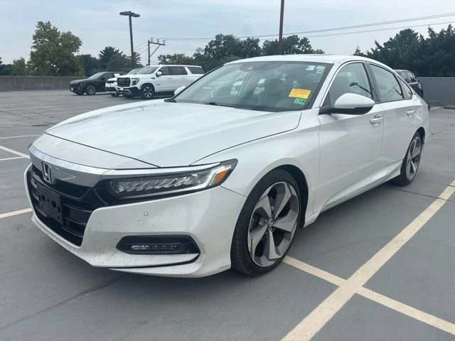 Used 2018 White Honda Touring 2.0T image 1