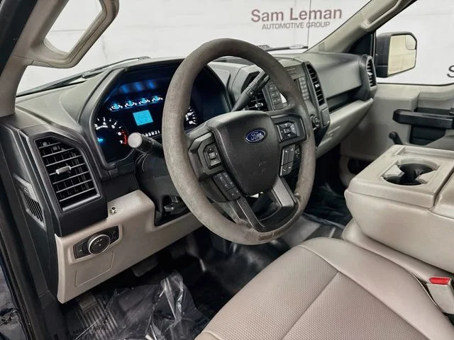 Used 2015 Blue Ford XL image 9