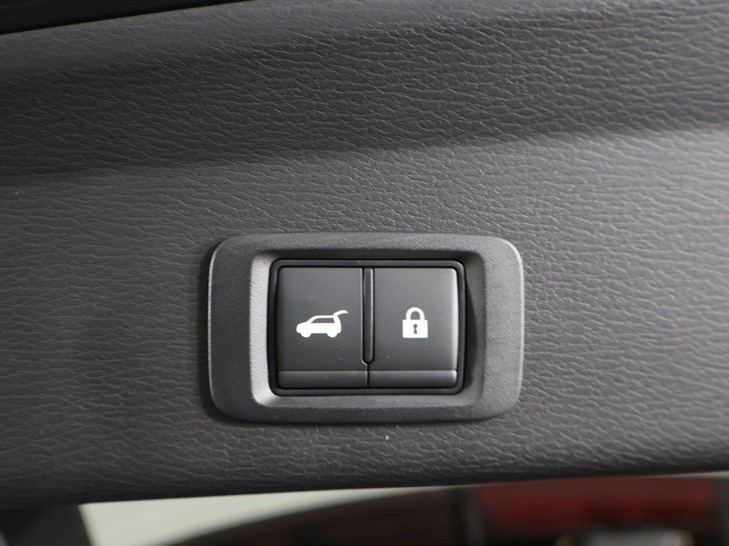 New 2025 Gray Mitsubishi SEL image 25