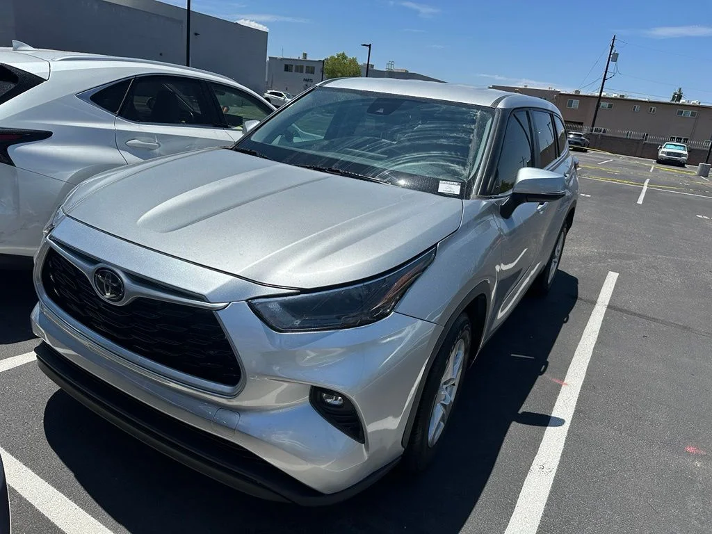 Used 2023 Silver Toyota LE image 7
