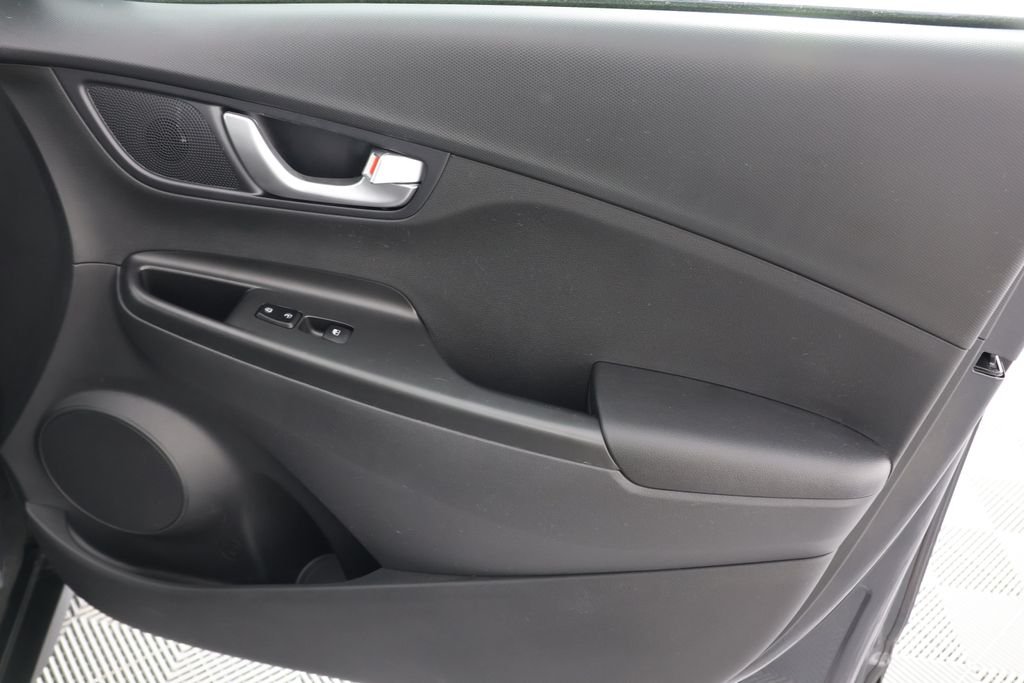 Used 2023 Gray Hyundai SEL image 29