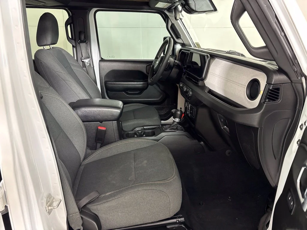 Used 2024 White Jeep Sport S image 16