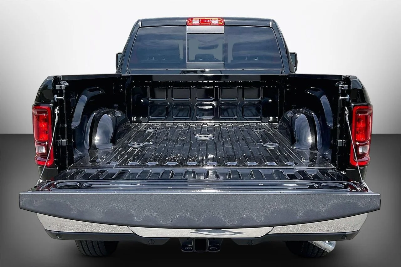 New 2026 Diamond Black Crystal Pearlcoat RAM Tradesman image 24
