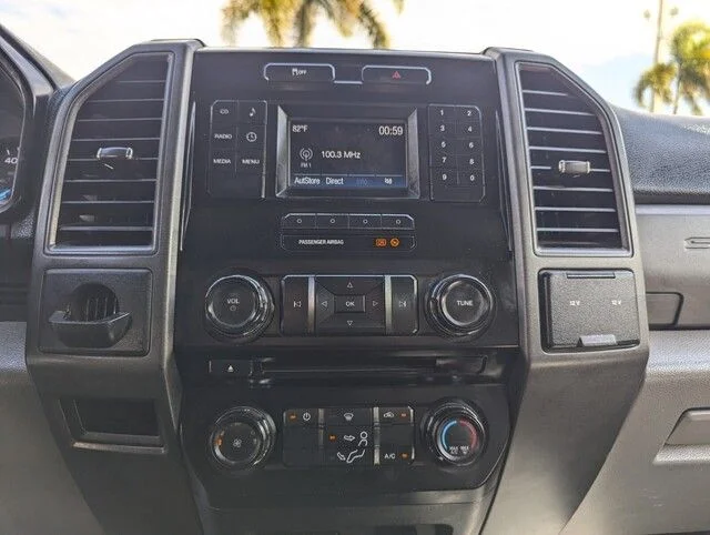 Used 2018  Ford XL image 17
