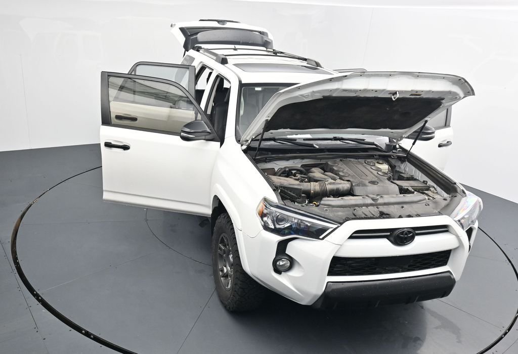 Used 2020 White Toyota Venture image 35