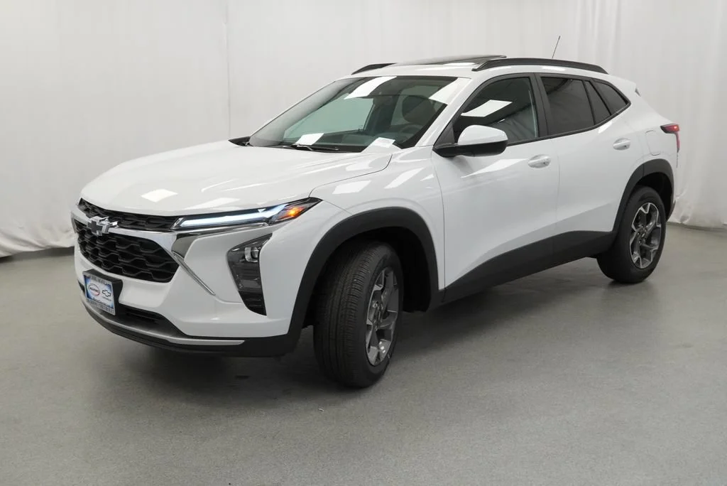 New 2026 Summit White Chevrolet LT image 4
