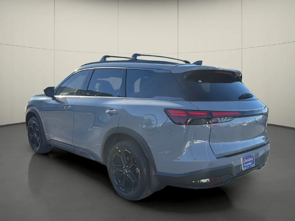 New 2027 HARBOR GRAY INFINITI Sport AWD image 5