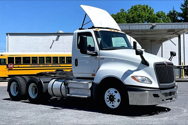 Pre-Owned 2021 International LT625 6x4 Day Cab